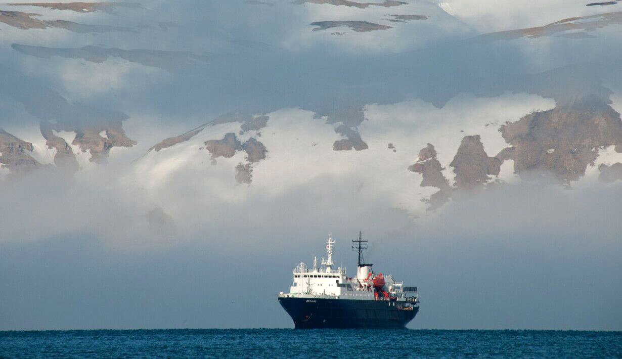 MV Ortelius in the Falklands